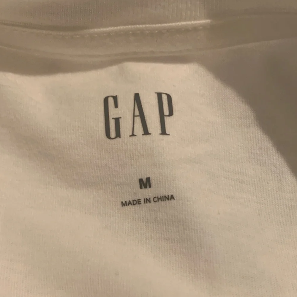 GAP Dolly Parton Nashville White Tee - Picture 2 of 5